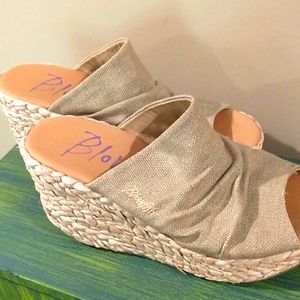Blowfish Size 8 1/2 wedges